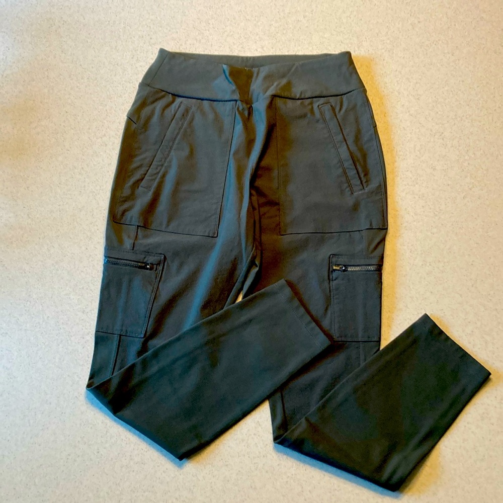 Athleta Headlands Hybrid Cargo Pants Women Size 8